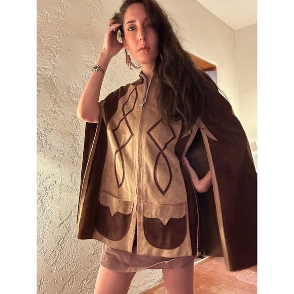 1960s VINTAGE LEATHER CAPE Slits Zipper Detailing Two Tone - Picture 7 of 9